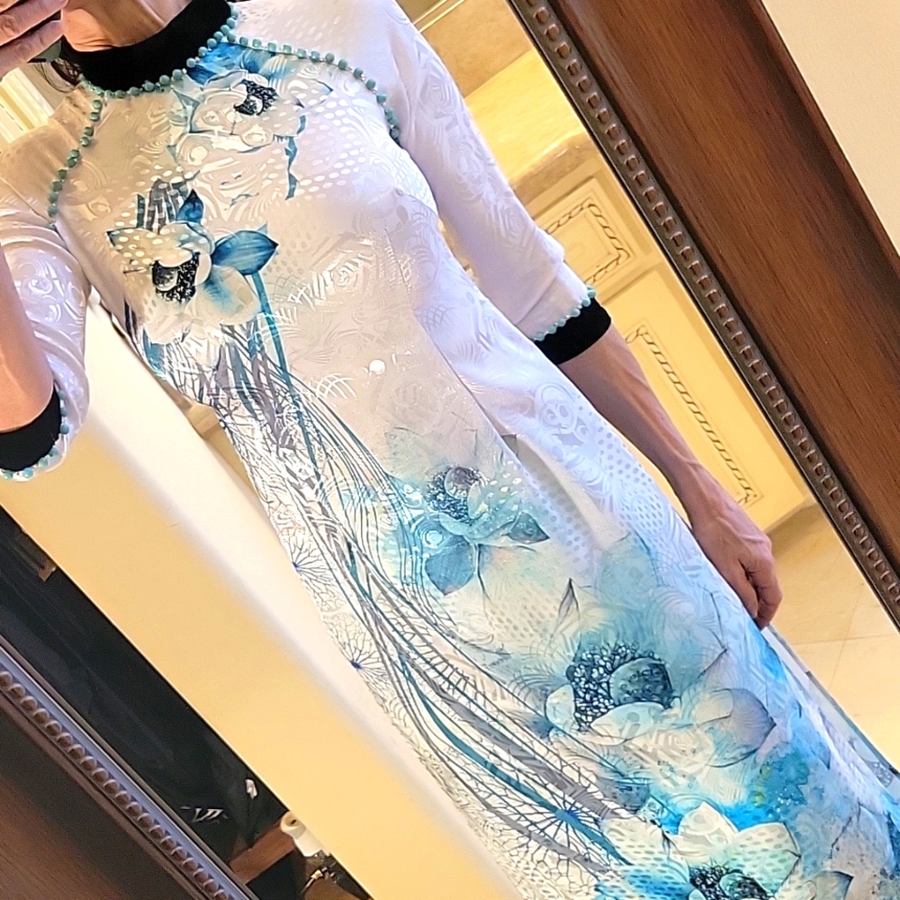 Gorgeous Vietnamese áo dài - Long Tunic Over Pants,  XS - Picture 5 of 16